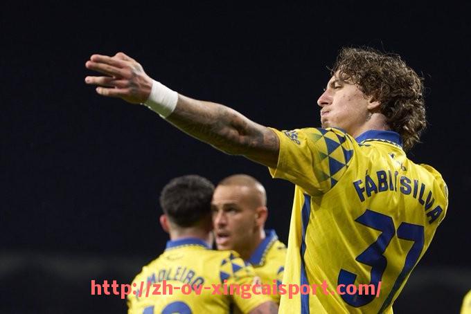 杏彩体育-2025年世俱杯球员转会传闻盘点及其对球队实力的影响